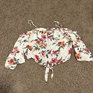 1/4 flutter sleeve tie top size M